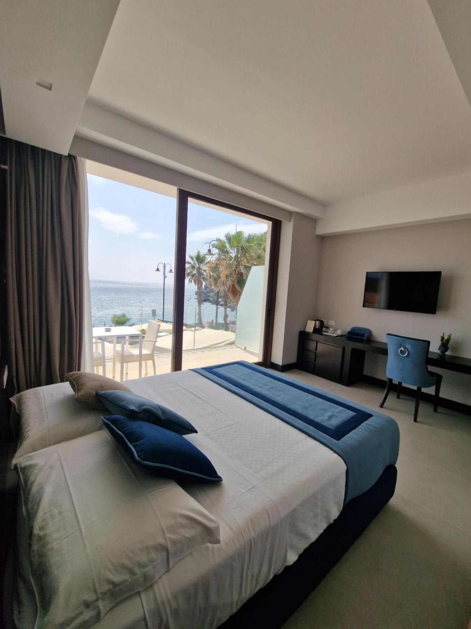 Ngonia Bay Boutique Hotel มิลาซโซ ภายนอก รูปภาพ