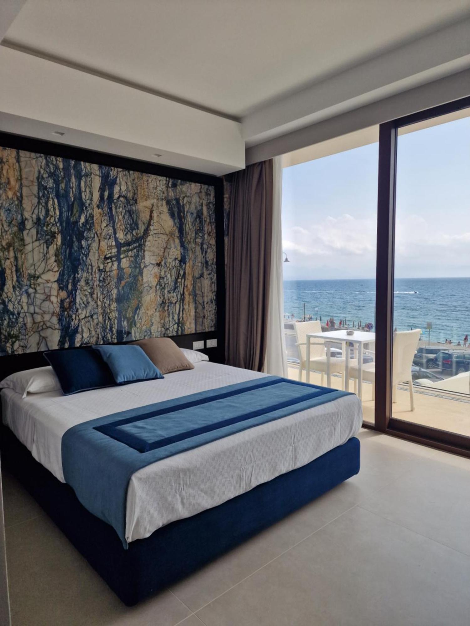 Ngonia Bay Boutique Hotel มิลาซโซ ภายนอก รูปภาพ