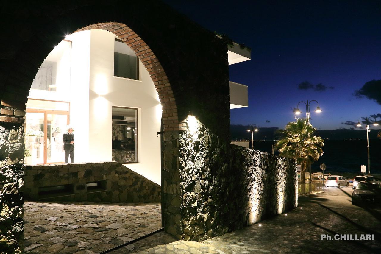 Ngonia Bay Boutique Hotel มิลาซโซ ภายนอก รูปภาพ