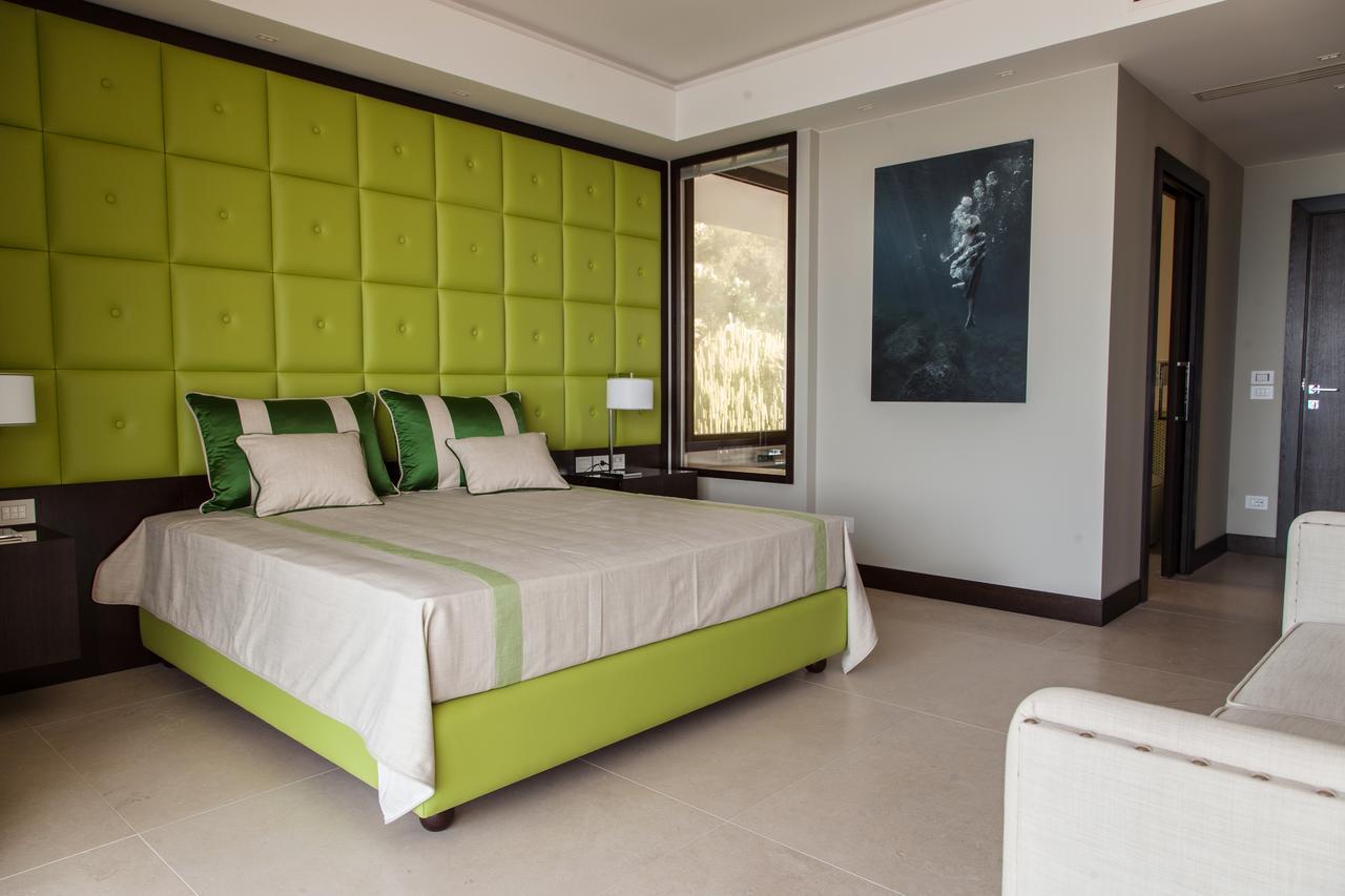 Ngonia Bay Boutique Hotel มิลาซโซ ภายนอก รูปภาพ