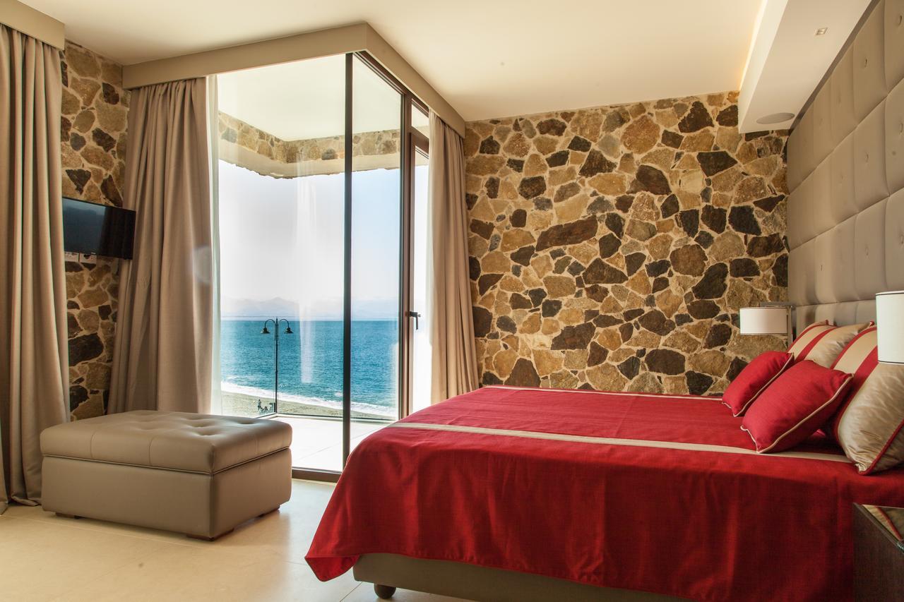Ngonia Bay Boutique Hotel มิลาซโซ ภายนอก รูปภาพ